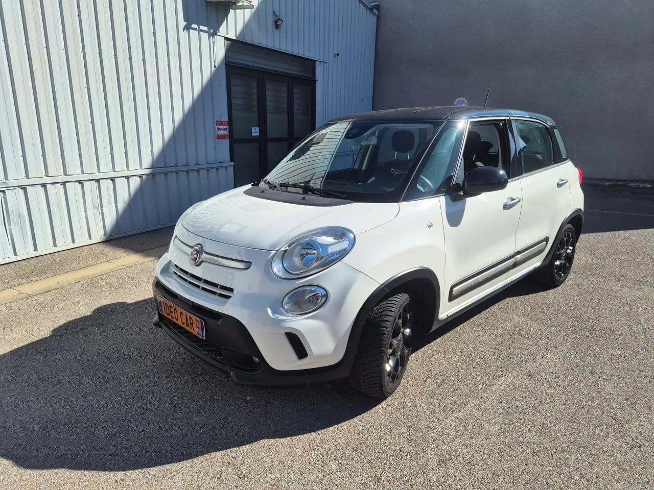 Fiat 500L 2017 d'occasion blanc noir - Ideo Car Cabestany